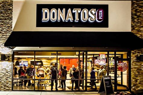 Donatos donatos - • 14" pizza has 17 rectangular slices, 12" and 10" pizzas have 14 rectangular slices, 7" and Hand Tossed have 8 slices. * Nutrients include crust, sauce and cheese 